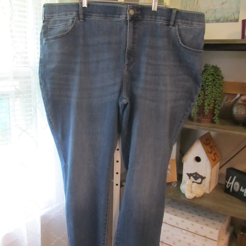 Lee Flex Motion Straight Leg Jeans Size 26W